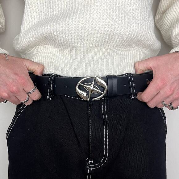 y2k 2000s chrome star futuristic cross emblem black and sliver grunge emo belt - Picture 3 of 5